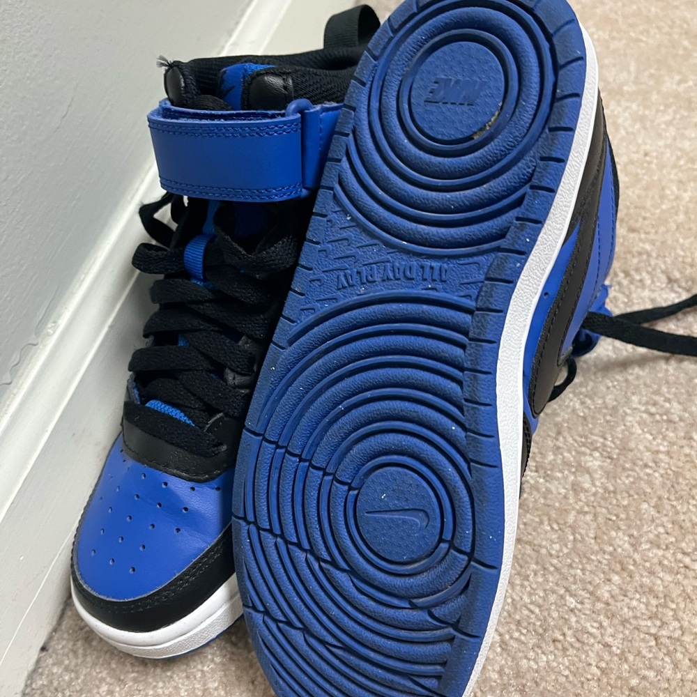 Nike Kids Black and Blue Sneakers